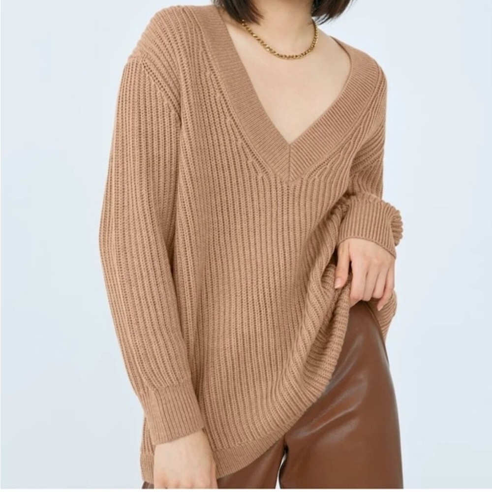 Brown Aritzia Babaton Roger Sweater in Camel 100% Merino Wool Long V-Neck Ribbed